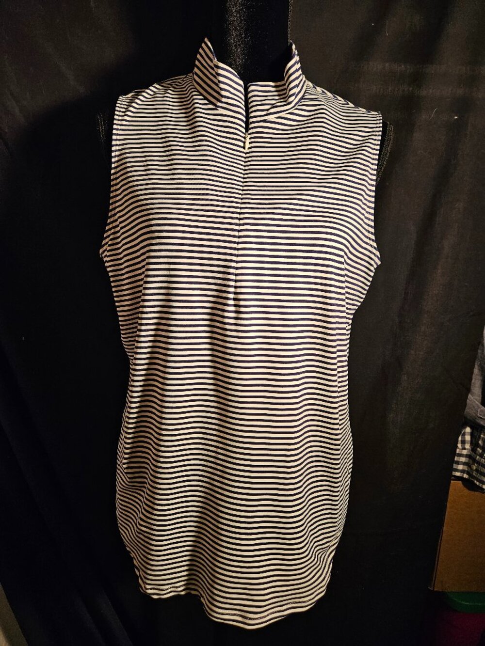 Women's Zip Up Sleeveless Top from Tommy Bahama for Summer Size Large Like New